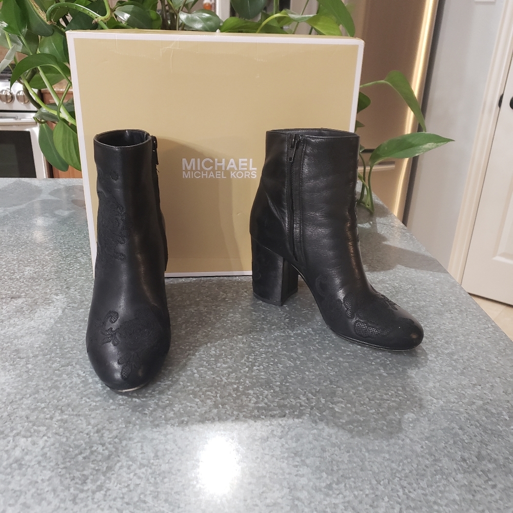 Michael Kors size 6 black booties